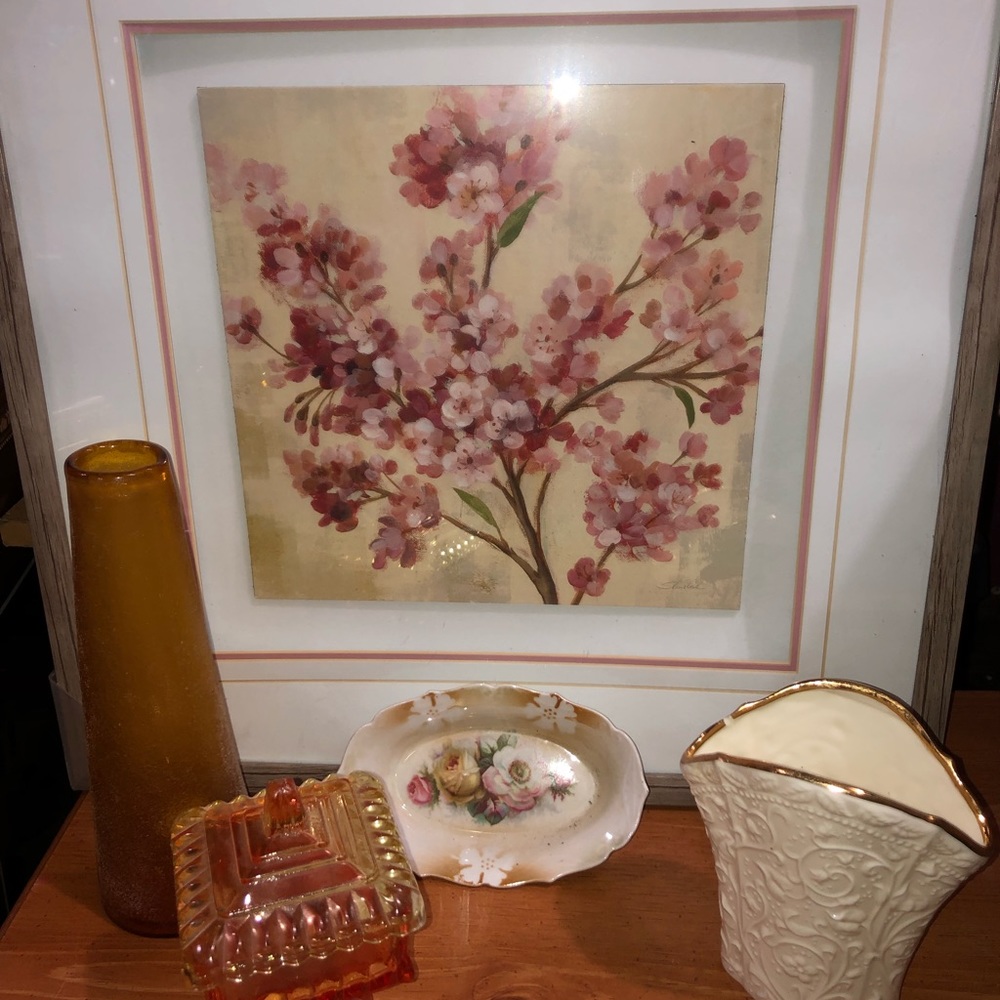 Collection of Household Decorative Items